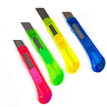 Нож канцел 18мм Alingar фиксатор AL6657